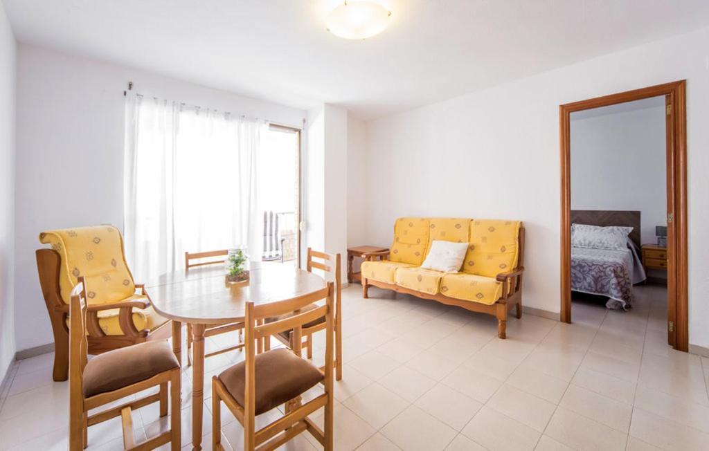 Stunning Apartment In Oropesa Del Mar Eksteriør bilde
